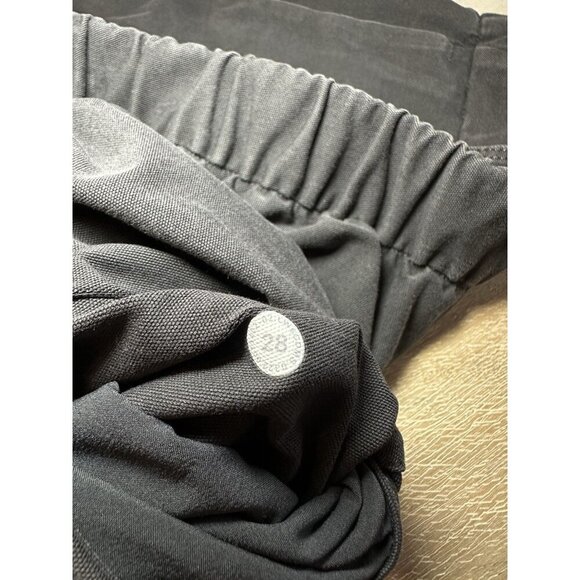 Lululemon Light Utilitech Cargo Pocket High-Rise Crop Graphite Grey Size 28 - Picture 4 of 6